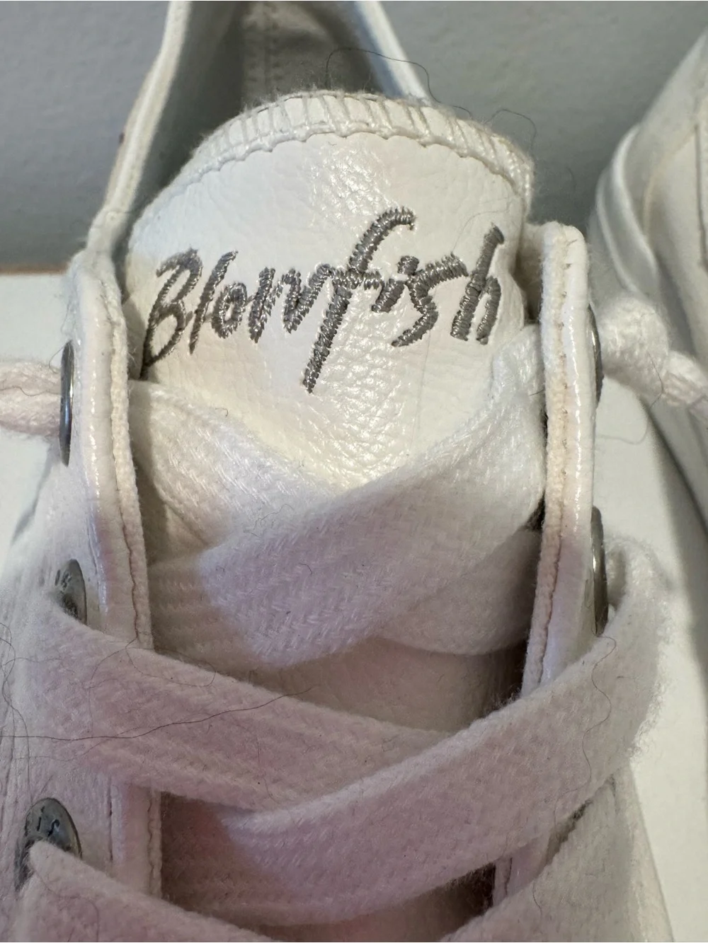 Blowfish Women's Low-Top White Canvas-Style Lace-Up Sneakers